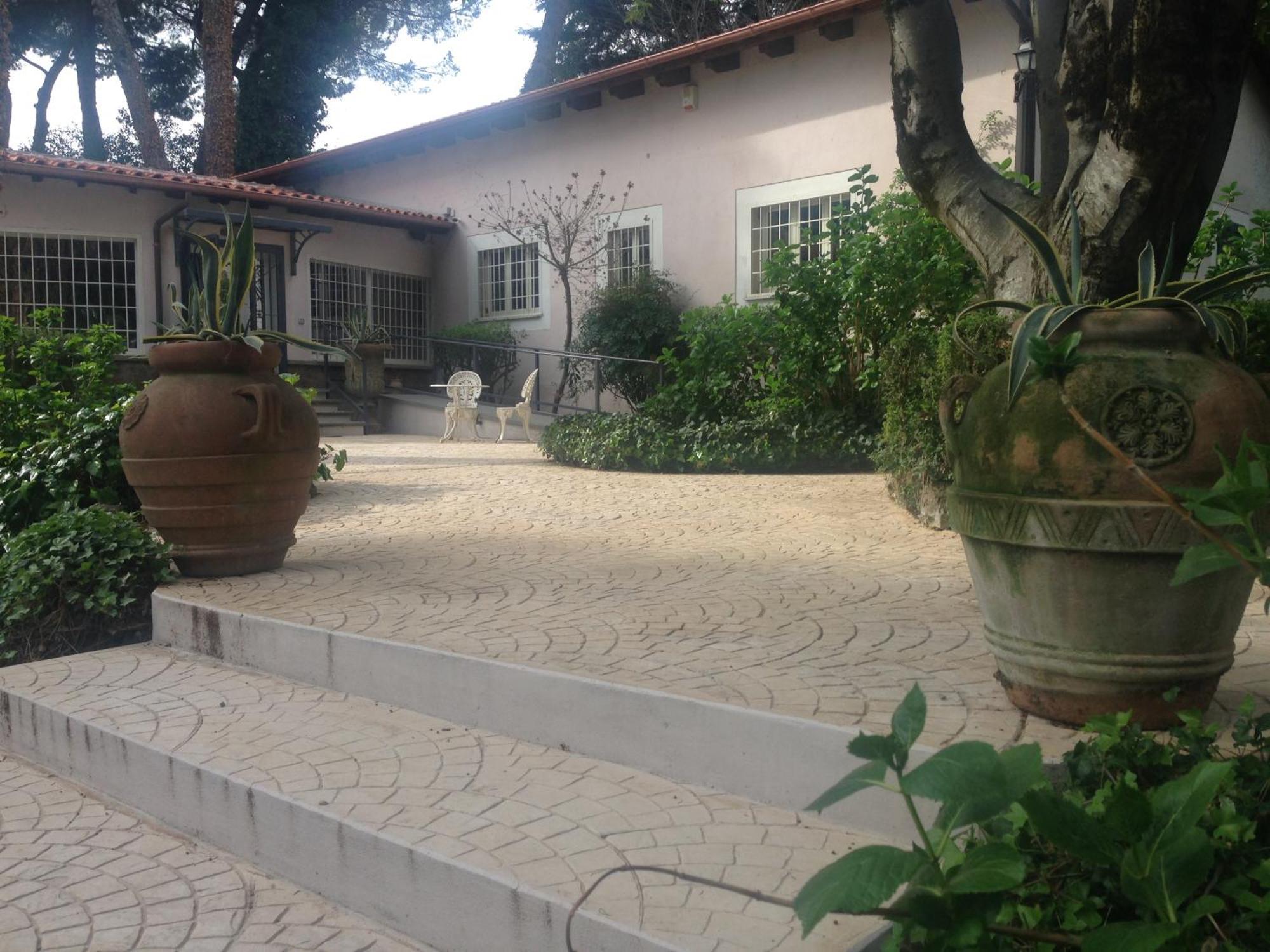 วิลลา อับบาแมร์ Bed & Breakfast โกรตาเฟราตา ภายนอก รูปภาพ