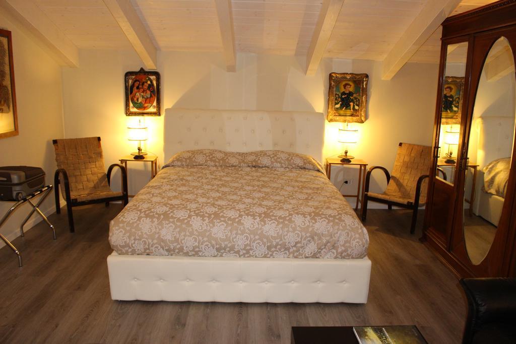 วิลลา อับบาแมร์ Bed & Breakfast โกรตาเฟราตา ภายนอก รูปภาพ