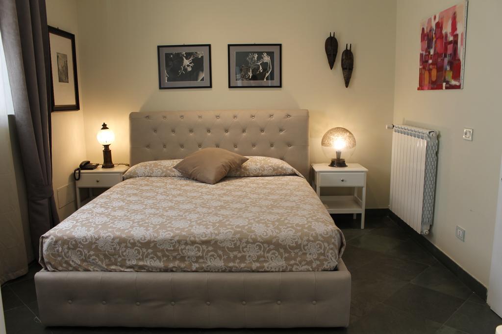 วิลลา อับบาแมร์ Bed & Breakfast โกรตาเฟราตา ภายนอก รูปภาพ
