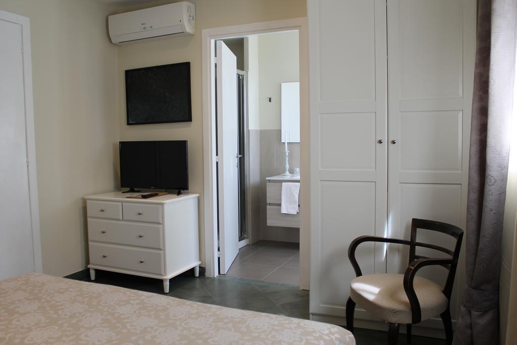 วิลลา อับบาแมร์ Bed & Breakfast โกรตาเฟราตา ภายนอก รูปภาพ